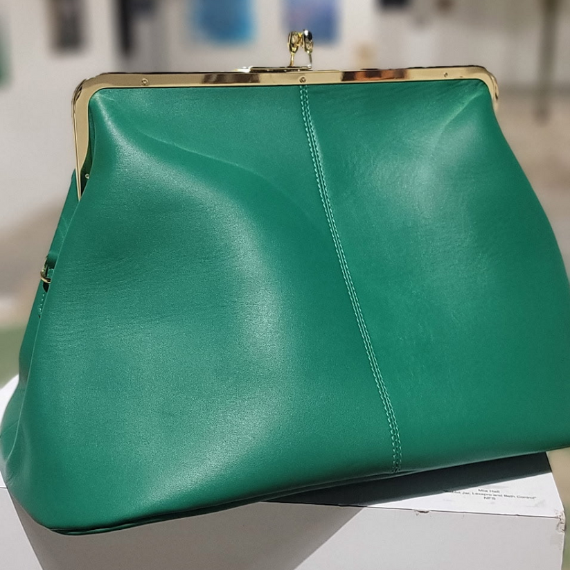 Kiss-lock Closure Adorned Leather Bag - Green